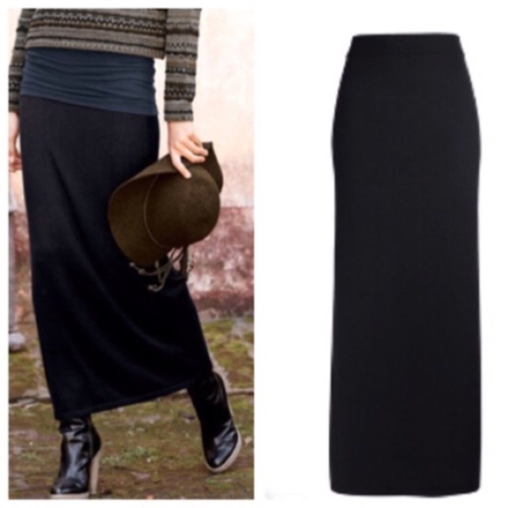 Peruvian Connection
Maxi Skirt black size small